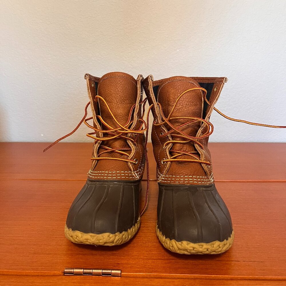 LL BEAN Women's Bean Boots, 8" Flannel-Lined Insulated- sz 8